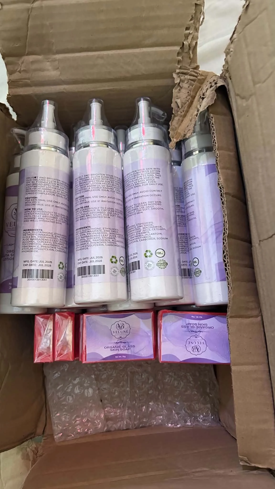 Veluné Beauty packed product fulfillment